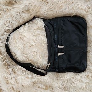 Le Sportsac Deluxe Everyday Bag